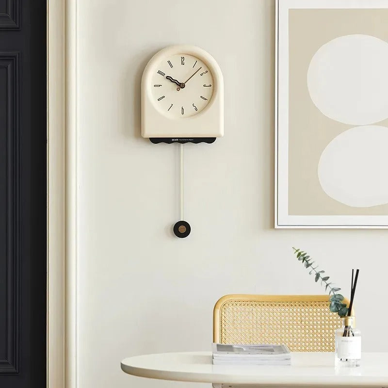 Reloj de Péndulo Minimalista Beige